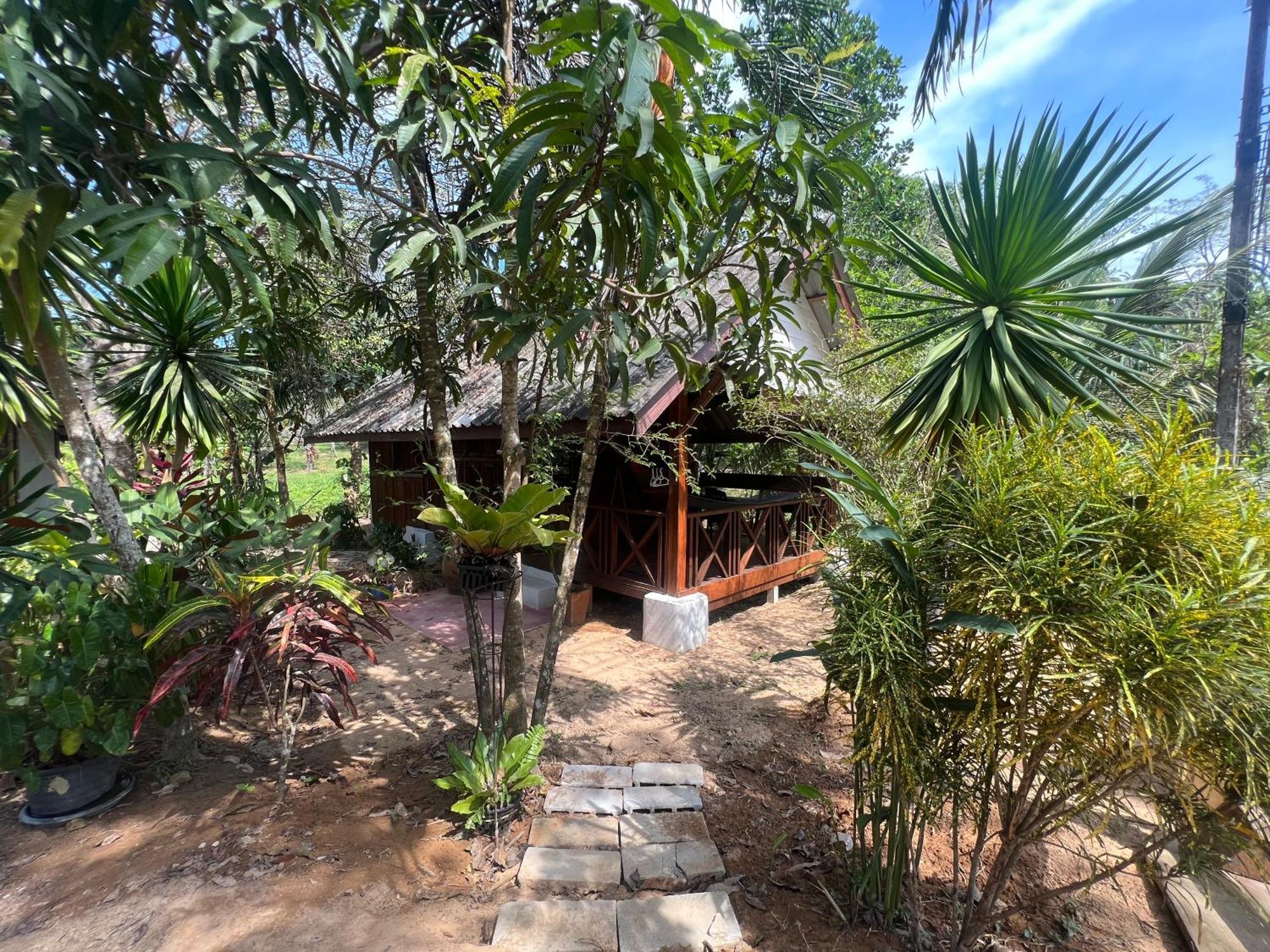 Phayam Valley Homestay เกาะพยาม ภายนอก รูปภาพ